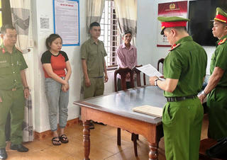 “Nữ quái” đặt mua vàng giả rồi mang ra tiệm vàng lừa đảo