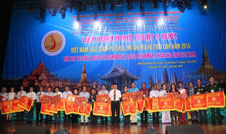Lắng trọn tình hữu nghị 5 nước  ASEAN