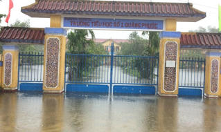 Nam sinh mất tích do lũ cuốn 