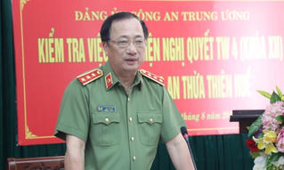 Thứ trưởng Bộ Công an kiểm tra việc thực hiện Nghị quyết TW 4 tại Thừa Thiên Huế