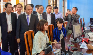 Thủ tướng Nguyễn Xuân Phúc đến thăm và kiểm tra Trung tâm tiếp công dân Công an tỉnh TT Huế