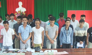 Cá độ bóng đá, nhóm thanh niên bị bắt quả tang 