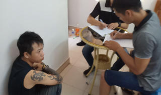 Bắt 2 thanh niên tàng trữ trái phép chất ma túy