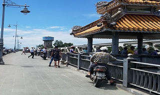 Cô gái đi khám bệnh bất ngờ trốn viện rồi nhảy sông Hương tự tử