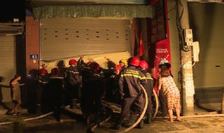 Kịp thời cứu 5 người trong một gia đình khi căn nhà bốc cháy