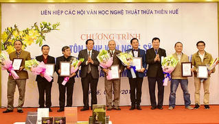 Lễ trao tặng thưởng và tôn vinh văn nghệ sĩ Thừa Thiên Huế trong năm 2018