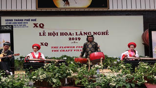Lễ hội Hoa làng nghề ở Huế