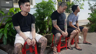 Khởi tố nhóm đối tượng cố ý gây thương tích ở tiệm cầm đồ 