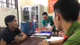 Huế: Bắt giữ đối tượng khai thác cát trái phép