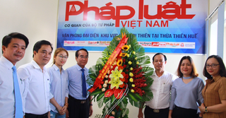 Lãnh đạo tỉnh Thừa Thiên Huế thăm VPĐD Báo Pháp luật Việt Nam Khu vực Bình Trị Thiên