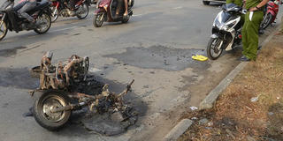 Xe Attila cháy trơ khung khi đang chạy trên đường