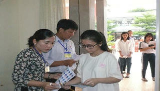 Hơn 9.100 sĩ tử Đất Mũi bước vào ngày thi đầu Kỳ thi Quốc gia 2019