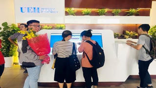 Đại Học Kinh tế TP HCM: Giải quyết nhu cầu tìm kiếm và truy cập thông tin của HS - SV bằng máy tra cứu thông tin công nghệ mới 
