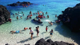 Giải bài toán thu phí khách du lịch