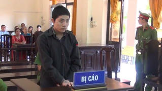 Đâm trọng thương người khuyên can mình, lãnh 9 năm tù