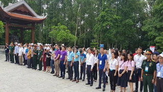 Trồng mới 180 cây chò chỉ và giáng hương tại Khu Di tích lịch sử Đá Chông 