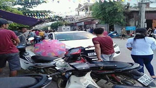 Phá sới bạc rào dây thép gai của ông chủ tiệm cầm đồ