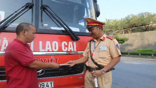 CSGT Công an TP Lào Cai đẩy mạnh ứng dụng công nghệ thông tin, nâng cao hiệu quả công tác  