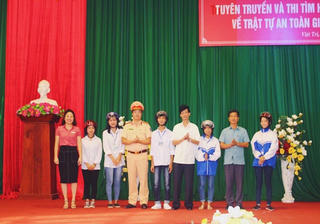 Trường THPT Kỹ thuật Việt Trì (Phú Thọ) tuyên truyền về trật tự ATGT 