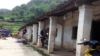 Độc đáo những ngôi nhà trình tường cổ xưa của người Dao