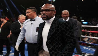 Bóc mẽ những chiêu trò Floyd Mayweather sử dụng để đánh bóng tên tuổi