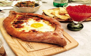 Kỳ lạ bánh hình chiếc thuyền mang hương vị hạnh phúc