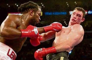 Vì sao “Vua sư tử” Lennox Lewis giã từ sàn đấu khi đang ở đỉnh cao danh vọng?