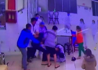 Cảnh báo từ những vụ người nhà bệnh nhân hành hung bảo vệ, điều dưỡng ngay tại bệnh viện