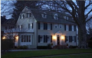 “Dựng tóc gáy” với những câu chuyện ma quái ở ngôi nhà Amityville