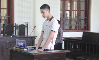Thanh niên 18 tuổi lĩnh án chung thân sau màn bênh bạn 