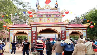 Về Bình Thuận, xúc động nghe truyền thuyết dinh Thầy Thím 
