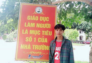 Đường đến giảng đường gian nan của cậu học trò Khơ mú nghèo đạt 29 điểm trong Kỳ thi THPT Quốc gia 