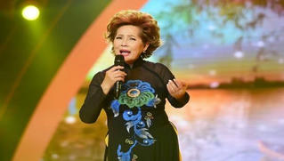 "Nhạn trắng Gò Công" xúc động khi nhạc bolero trở lại như một “cơn sóng thần”