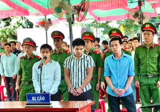 Giết người vì nghi “cầm đồ thuốc độc”, 3 thanh niên lãnh 46 năm tù