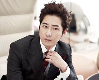 Nam tài tử Kang Ji Hwan phải ngồi tù vì bê bối tấn công tình dục