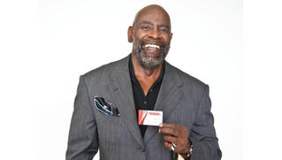 Chris Gardner: Từ kẻ vô gia cư trở thành triệu phú chứng khoán