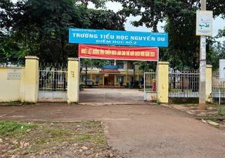 Học sinh lớp 3 bị đánh tím đùi xin gia đình tha lỗi cho cô giáo