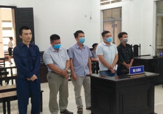 Làm hồ sơ giả “hô biến” người nước ngoài thành người Việt Nam, thu lợi bất chính hàng trăm triệu đồng