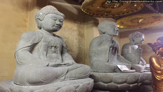 Linh thiêng ba pho tượng đá Tam Thế quý hiếm từ thời Trần