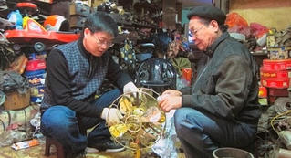 Thăm bảo tàng của ông vua quạt cổ Việt Nam