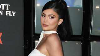 Kylie Jenner: Nữ tỷ phú trẻ tuổi nhất thế giới , sở hữu đế chế mỹ phẩm của riêng mình
