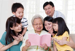 Khi cha mẹ chúng mình già đi 