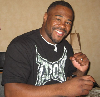 Rashad Anton Evans – Người hạ gục huyền thoại Chuck Liddell