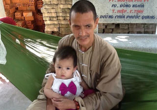 Vị sư thầy hơn 30 năm cưu mang trẻ mồ côi và chữa bệnh cứu người miễn phí 