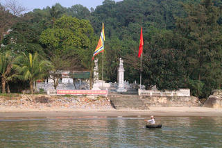 Chiêm bái ngôi đền thờ danh tướng trấn giữ biên cương xứ Nghệ