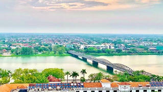 Giữ màu xanh cho Huế