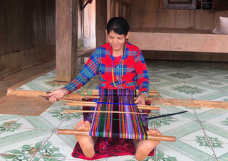 Nét văn hóa đặc sắc trên từng sợi thổ cẩm S’Tiêng