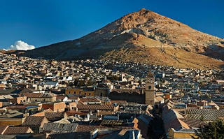 Kỳ quái ngọn núi "ăn thịt người" ở Bolivia