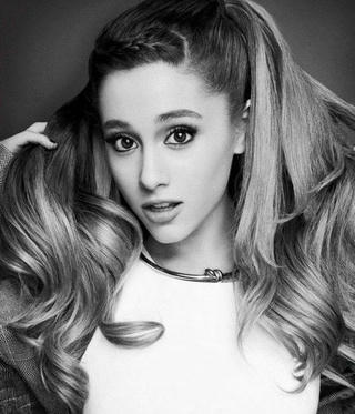 Hành trình gian khó của “ngôi sao nhạc Pop quyền lực thời 4.0” Ariana Grande