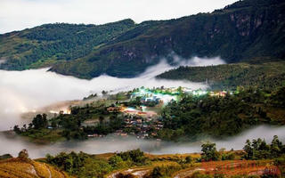 Y Tý “chuyển mình” trong mây trắng
